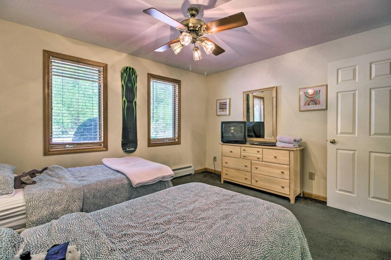 Timber Creek Townhome With 2 Decks And Mtn Views! West Dover Εξωτερικό φωτογραφία