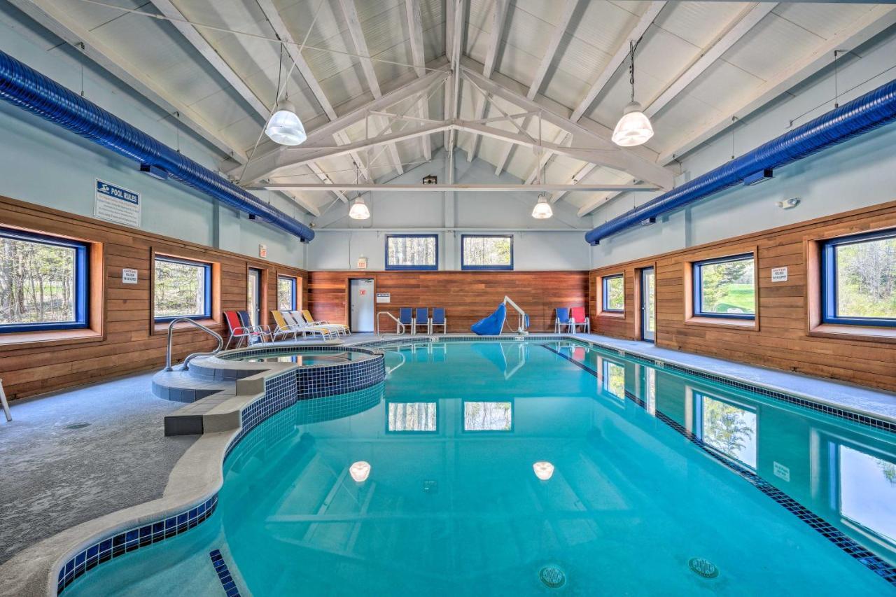 Timber Creek Townhome With 2 Decks And Mtn Views! West Dover Εξωτερικό φωτογραφία