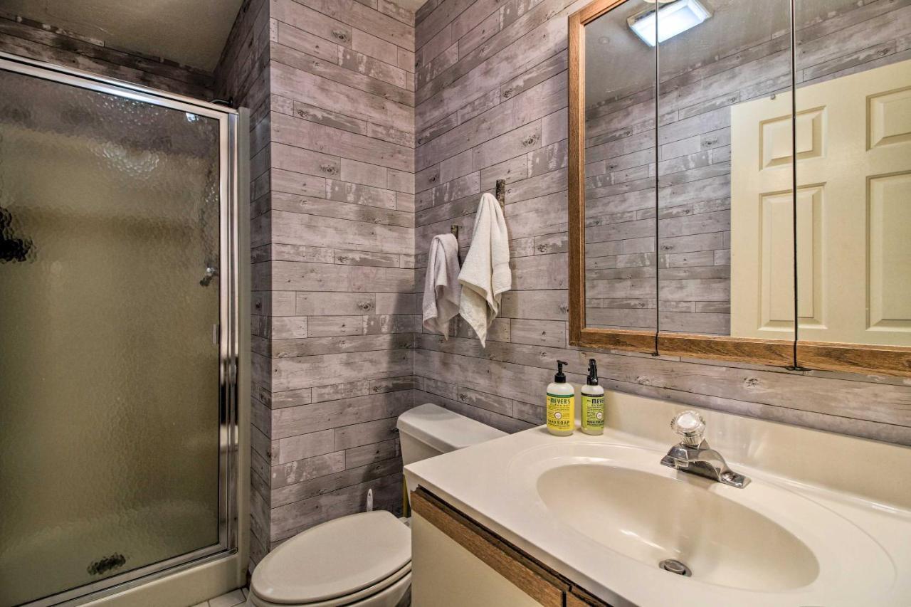 Timber Creek Townhome With 2 Decks And Mtn Views! West Dover Εξωτερικό φωτογραφία