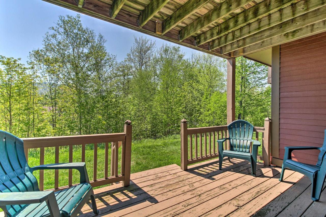 Timber Creek Townhome With 2 Decks And Mtn Views! West Dover Εξωτερικό φωτογραφία